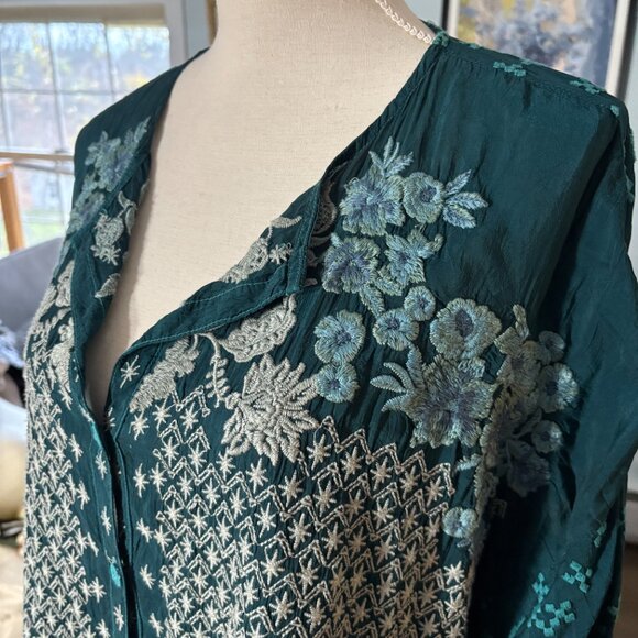 Johnny Was Yoko Embroidered Blouse size L large Lakeside blue button shirt - Picture 6 of 13